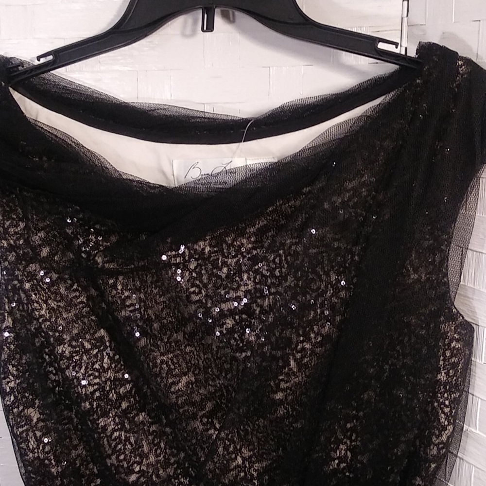 Top - Picture 3 of 8